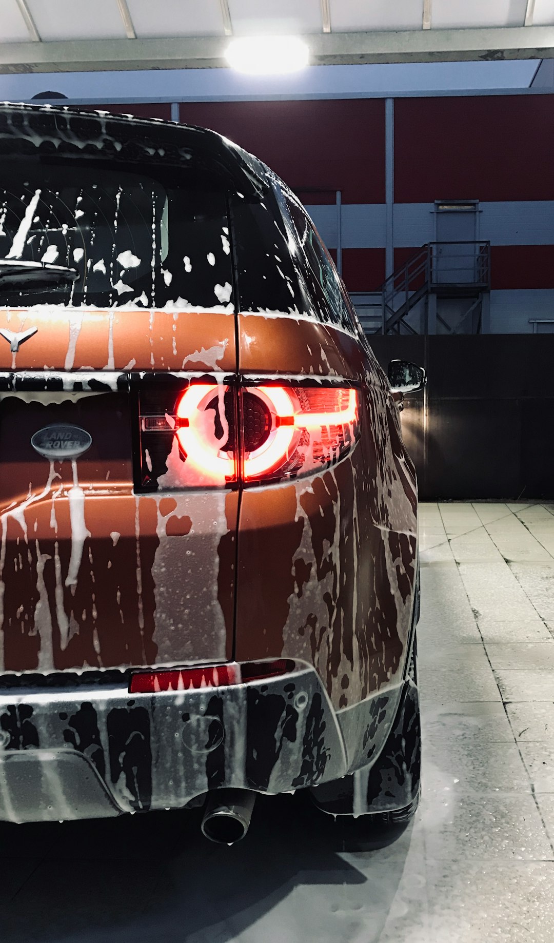 Land Rover Discovery Sport (Namib Orange)